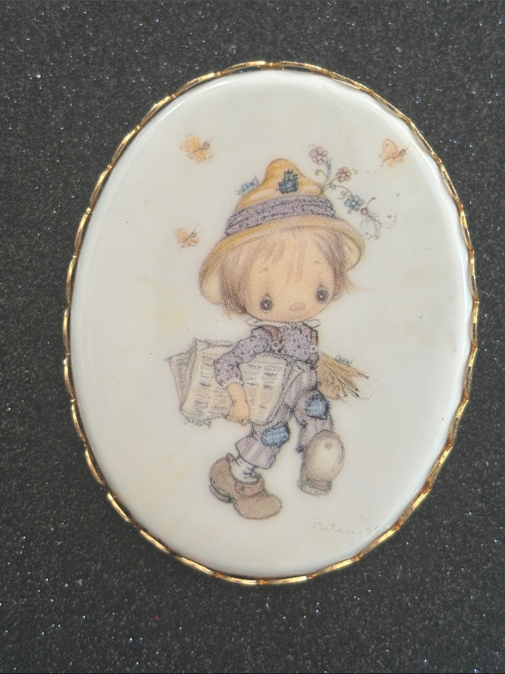 Hallmark Betsey Clark precious moments Brooch